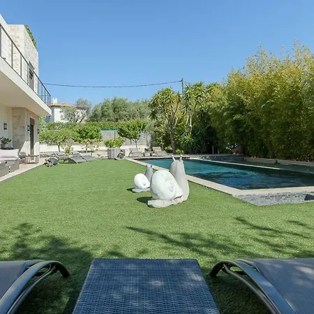 Magnificent Modern With Pool, Close To The Sea 주앙레핑