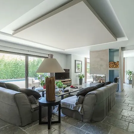 Magnificent Modern With Pool, Close To The Sea 빌라