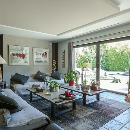 Magnificent Modern With Pool, Close To The Sea 주앙레핑