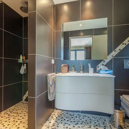 빌라 Magnificent Modern With Pool, Close To The Sea 주앙레핑